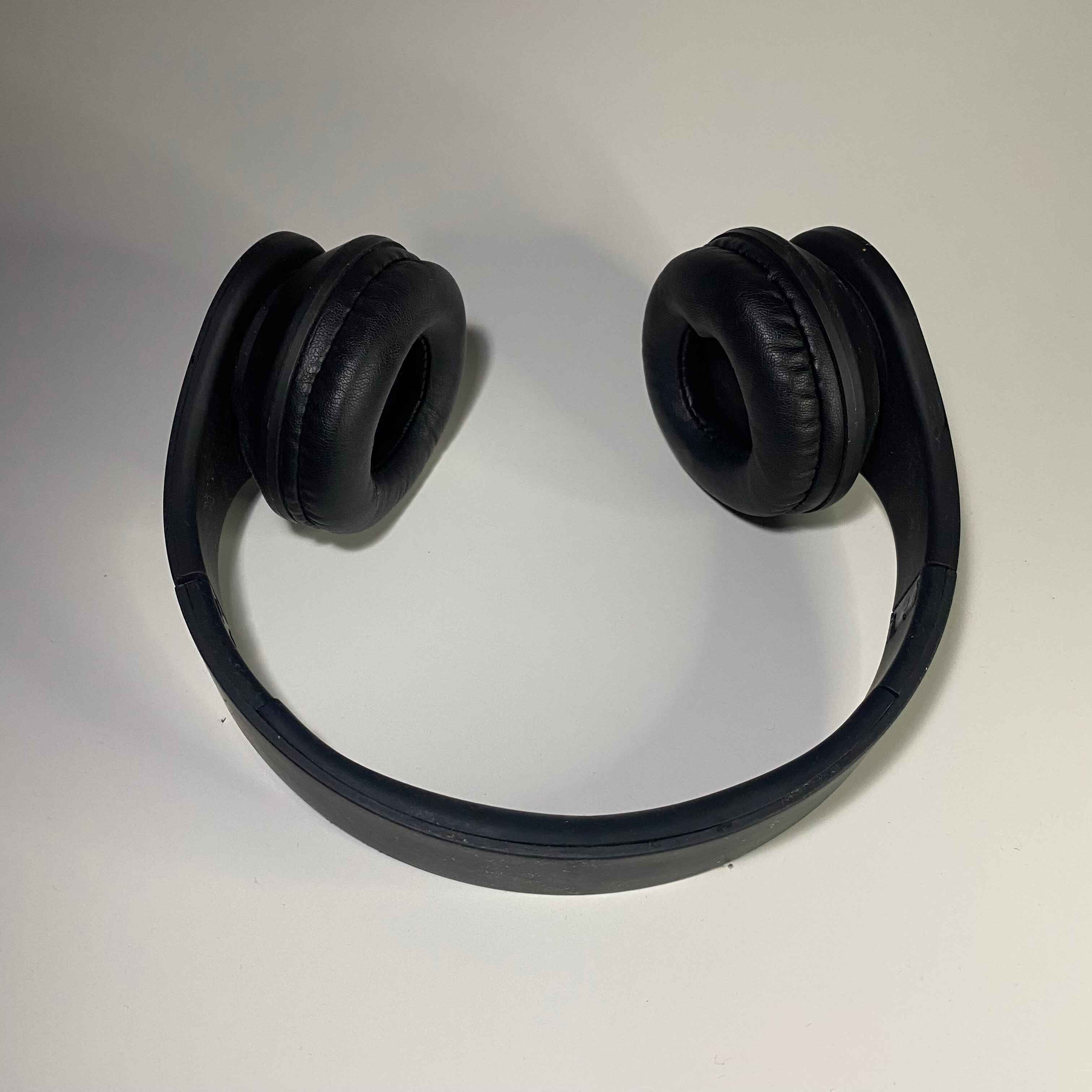 Fliped orientation of the front view, showcasing the other side